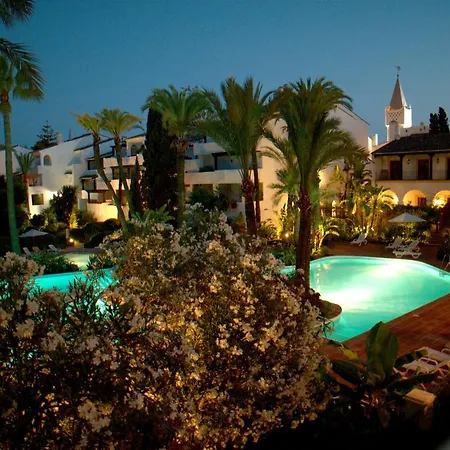 公寓 Luxurious In Puente Romano, *