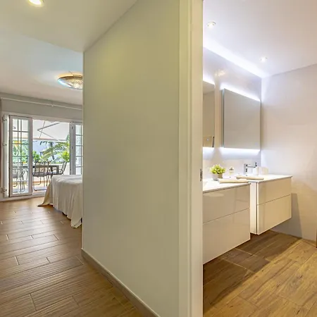 公寓 Luxurious In Puente Romano, 马尔韦利亚