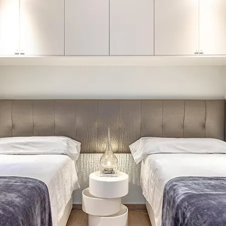 Lejlighed Luxurious In Puente Romano, *