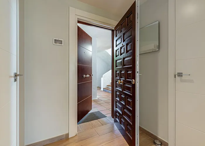 Luxurious In Puente Romano, Apartment *