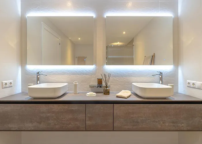 Apartment Luxurious In Puente Romano, *